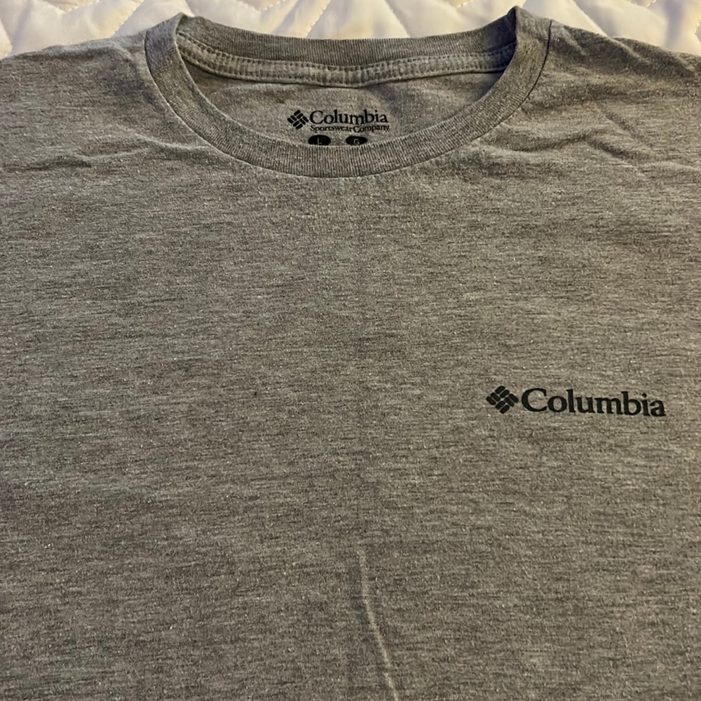 Mens Large Columbia T-shirt